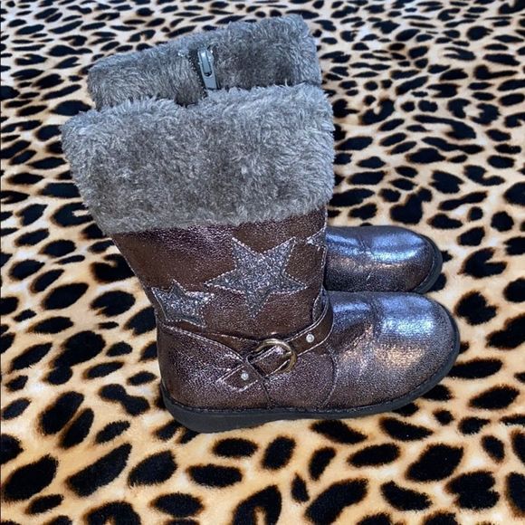 •UNLISTED•LIKE NEW PEWTER ELSA STAR LITTLE GIRLS BOOTS WITH FAUX FUR SIZE 10 - Picture 5 of 6